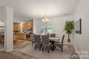 10429 Starwood Dr, Charlotte, NC 28215 - Photo 7