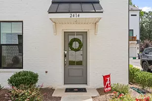 2414 Magnolia Blossom Wy, Charlotte, NC 28211 - Photo 3