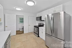 1062 Dresden Dr W, Charlotte, NC 28205 - Photo 11