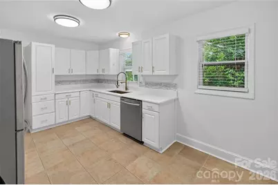 1062 Dresden Drive W, Charlotte, NC 28205 - Photo 13