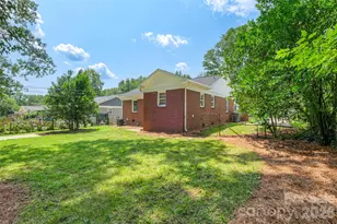 1062 Dresden Dr W, Charlotte, NC 28205 - Photo 23