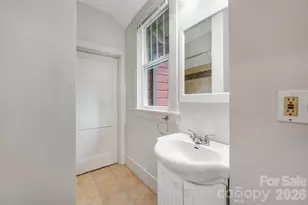 181 Courtland Pl, Asheville, NC 28801 - Photo 13