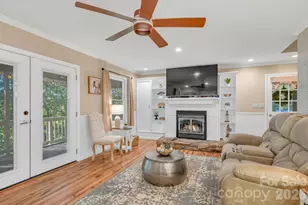 426 Meadowood Ln, Burnsville, NC 28714 - Photo 9