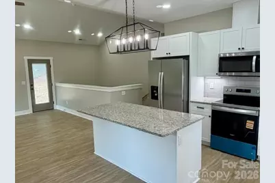 1135 Pinebrook Avenue SE, Valdese, NC 28690 - Photo 9