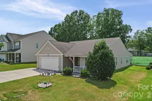 627 Smokehouse Ln, Albemarle, NC 28001 - Photo 3
