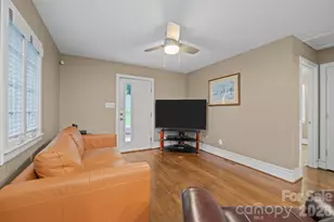 1812 Van Buren Ave, Charlotte, NC 28216 - Photo 13