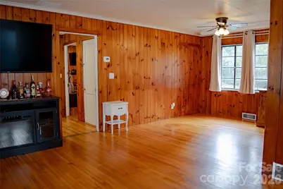 412 1st Avenue W, Hendersonville, NC 28739 - Photo 5