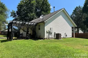 2630 Larry Dr, Charlotte, NC 28214 - Photo 5