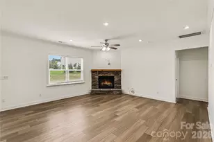 15020 Sycamore Crossing Ct, Charlotte, NC 28278 - Photo 13