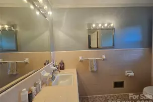 524 Country Club Cir, Shelby, NC 28150 - Photo 29