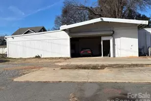700 Tuckaseege Rd, Mount Holly, NC 28120 - Photo 1