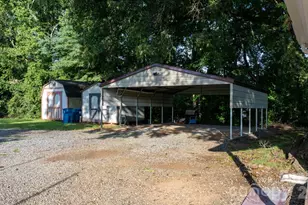 708 E Klutz St, Maiden, NC 28650 - Photo 9