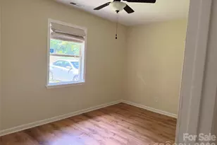 6625 Cool Water Ct, Charlotte, NC 28215 - Photo 7