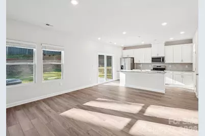 3073 14th Avenue NE, Conover, NC 28613 - Photo 3