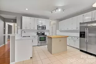 2040 Swaim Dr, Matthews, NC 28105 - Photo 9