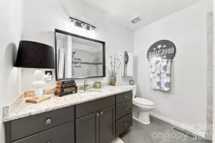 1007 21st Ave NE, Hickory, NC 28601 - Photo 13