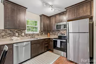 1019 Mountain Dr, Candler, NC 28715 - Photo 9