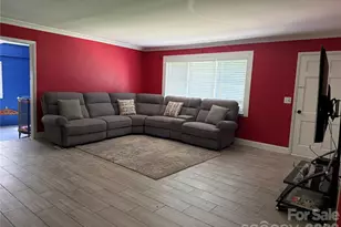 911 Eldorado Ave, Charlotte, NC 28262 - Photo 3
