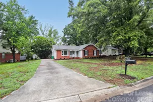 11122 5 Cedars Rd, Charlotte, NC 28226 - Photo 1