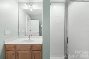 711 E 8th St, Charlotte, NC 28202 - Photo 35