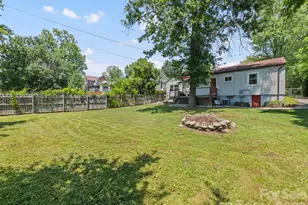 1909 Arlington Pl, Hendersonville, NC 28791 - Photo 3