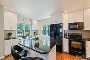1909 Arlington Pl, Hendersonville, NC 28791 - Photo 15