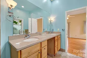 16 Spring Hollow Cir, Asheville, NC 28805 - Photo 23