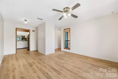 521 Courtwood Lane #8, Hendersonville, NC 28739 - Photo 5