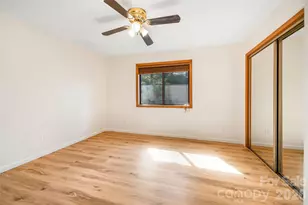 521 Courtwood Ln, Hendersonville, NC 28739 - Photo 11