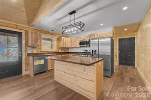 677 Ridgetop Cir, Whittier, NC 28789 - Photo 7