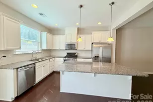 5658 Stonewells Dr, Charlotte, NC 28278 - Photo 5