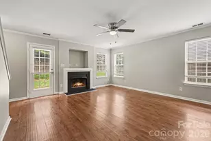 2877 Oasis Ln, Charlotte, NC 28214 - Photo 3