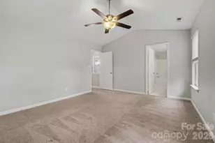 2877 Oasis Ln, Charlotte, NC 28214 - Photo 9
