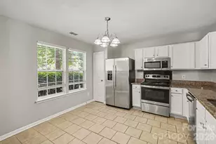 2877 Oasis Ln, Charlotte, NC 28214 - Photo 7