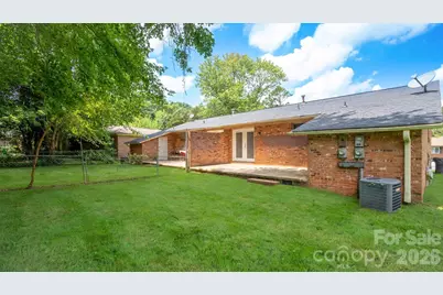 4926 Malibu Drive, Charlotte, NC 28215 - Photo 29