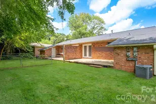 4926 Malibu Dr, Charlotte, NC 28215 - Photo 29