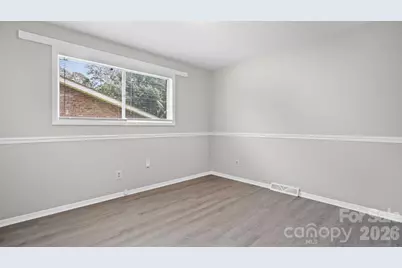 4926 Malibu Drive, Charlotte, NC 28215 - Photo 21
