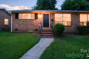 4926 Malibu Dr, Charlotte, NC 28215 - Photo 5