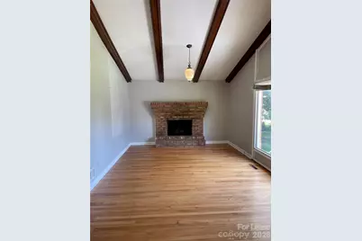 402 L Street E, Newton, NC 28658 - Photo 3