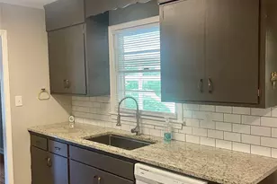 402 L Street E, Newton, NC 28658 - Photo 7