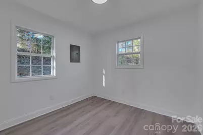 49 E Livingston Street, Tryon, NC 28782 - Photo 9