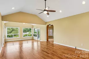28 Tudor Crescent Ct, Hendersonville, NC 28739 - Photo 7