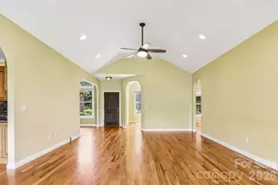 28 Tudor Crescent Ct, Hendersonville, NC 28739 - Photo 11