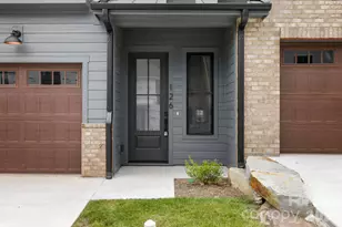 126 Collin Pl, Asheville, NC 28804 - Photo 3
