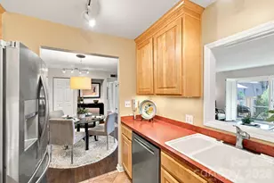 1323 Queens Rd, Charlotte, NC 28207 - Photo 9
