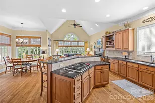 3401 Maryhurst Ln, Charlotte, NC 28226 - Photo 5