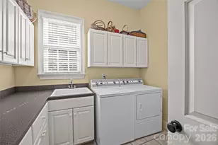 3401 Maryhurst Ln, Charlotte, NC 28226 - Photo 11