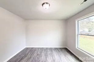 8822 Hunter Green Ln, Charlotte, NC 28227 - Photo 11