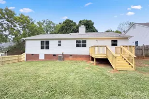 8822 Hunter Green Ln, Charlotte, NC 28227 - Photo 5