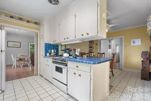 219 W Park Dr, Morganton, NC 28655 - Photo 13